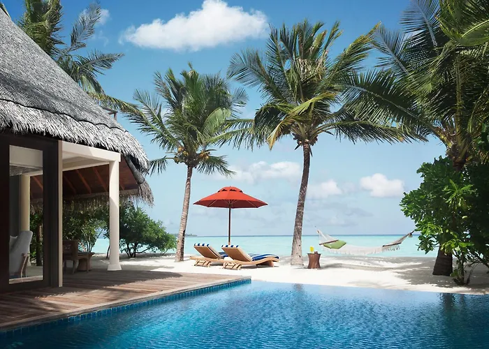 Pool One-Bedroom Beach Villa Suite