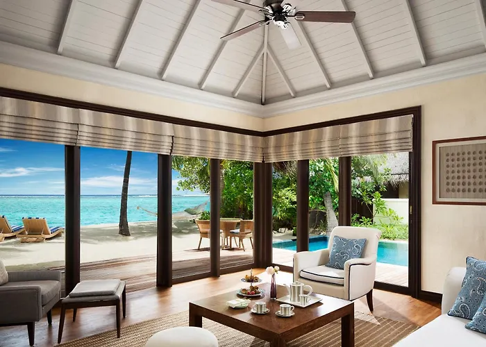 Pool One-Bedroom Beach Villa Suite